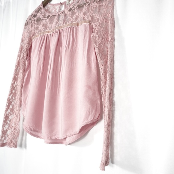 Pink Long Sleeve Lace Flowy Blouse - Picture 4 of 11